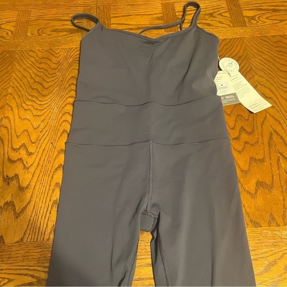 NEW Vuori Mindset 7/8 Jumpsuit in Azure Sz M Yoga Athletic Workouts - Picture 5 of 15